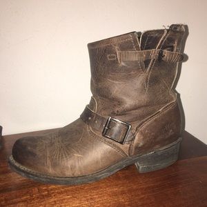 Frye ankle boot